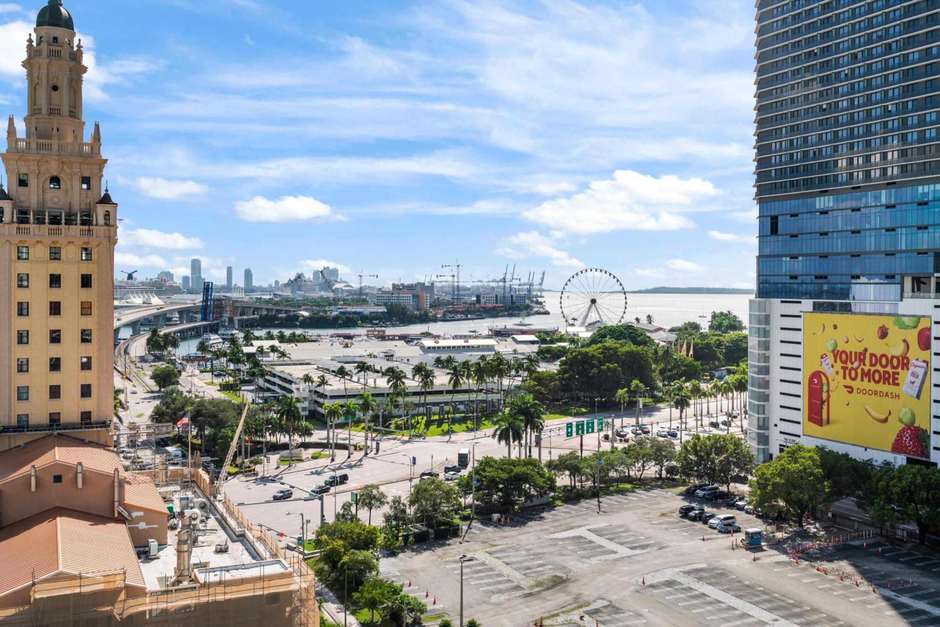 New Luxury 26th Floor Apartment in the heart of Miami