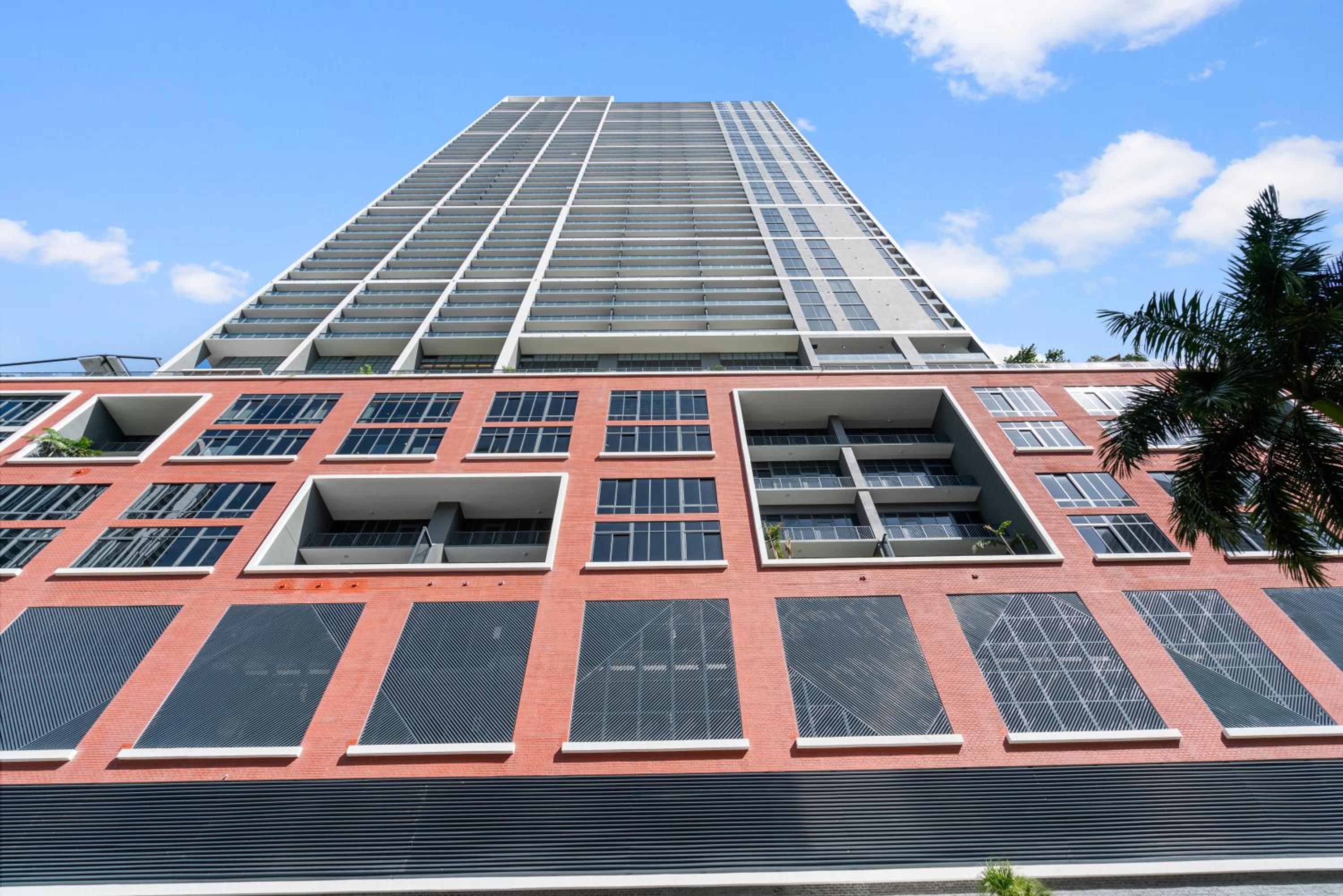 New Luxury 26th Floor Apartment in the heart of Miami