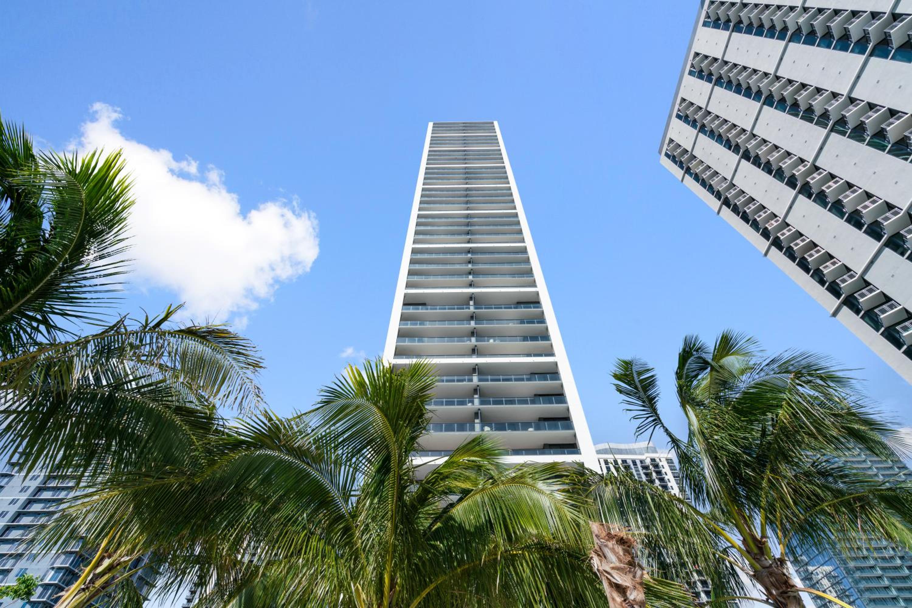 New Luxury 26th Floor Apartment in the heart of Miami