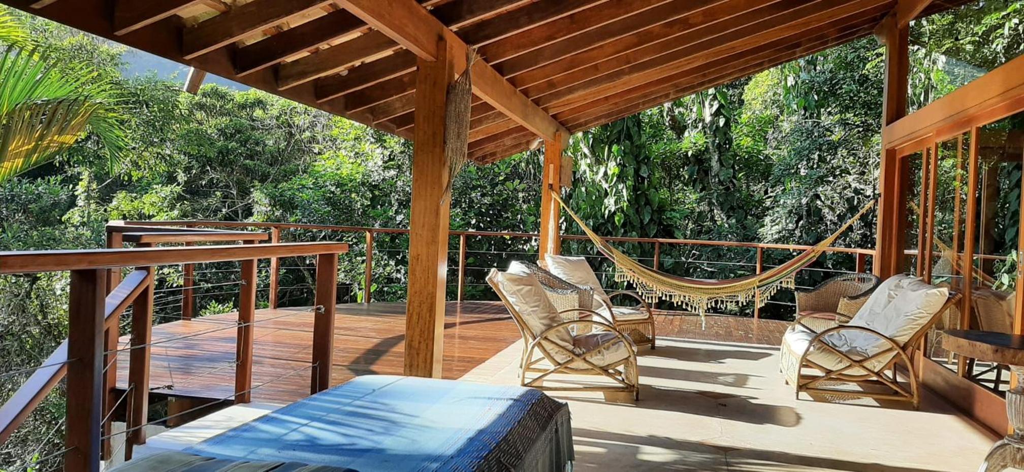 Casa entre o mar e mata Atlântica, praia Vermelha do Sul
