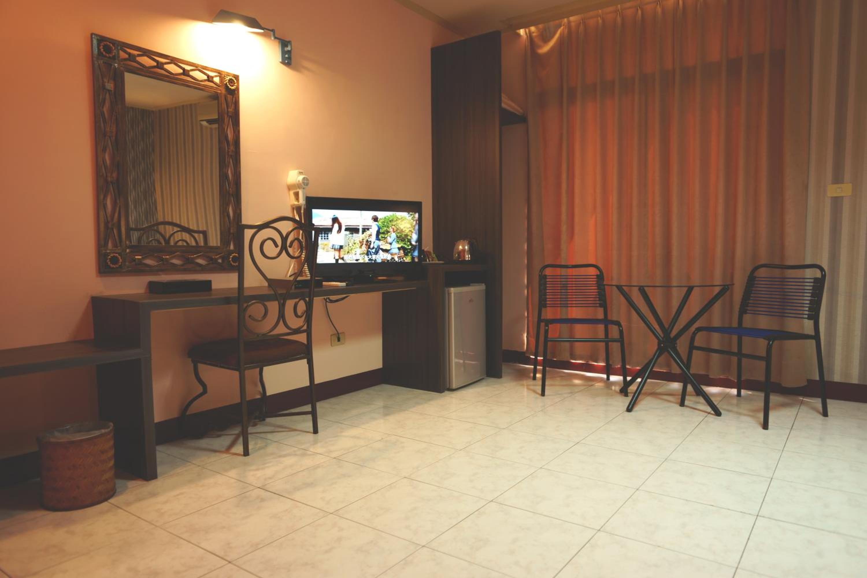 Jiuning Business Hotel