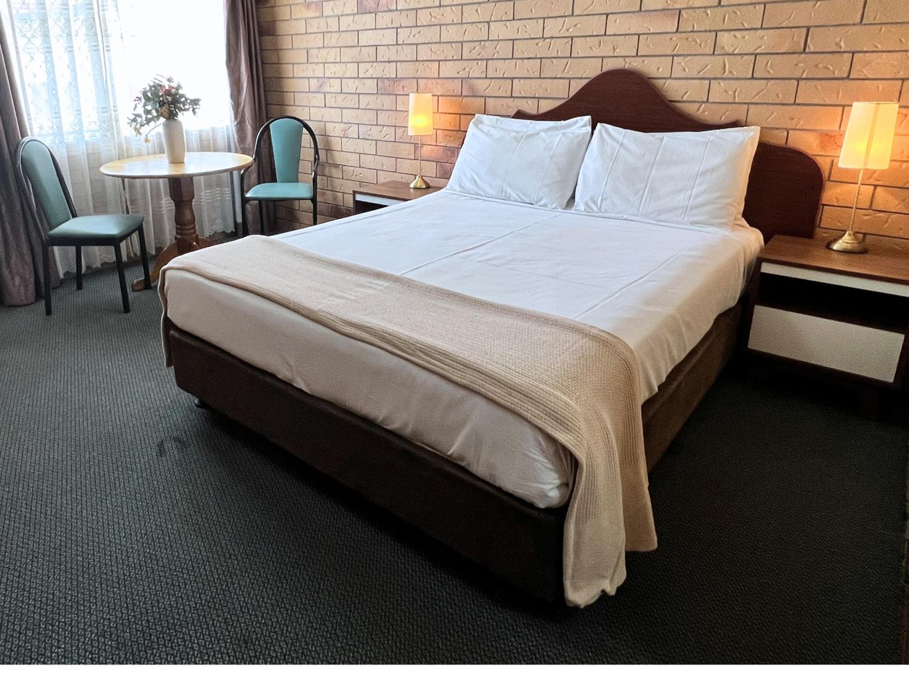 The Phoenix Artesian Spa Resort and Accommodation