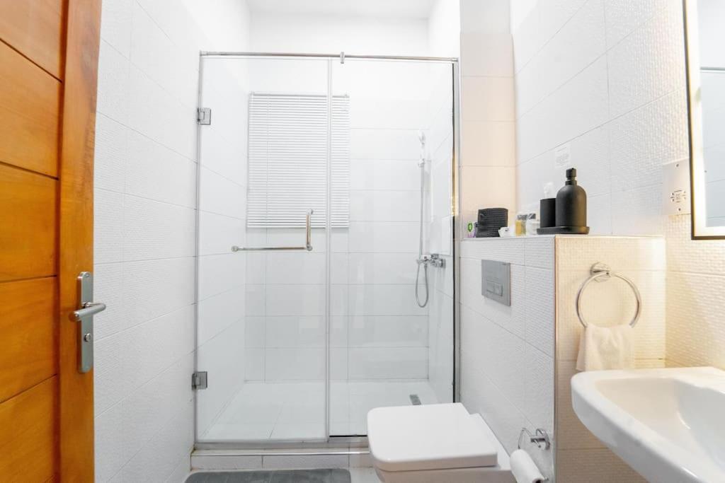 LuxSmart Ensuite 3Bed Pool & Gym view 4