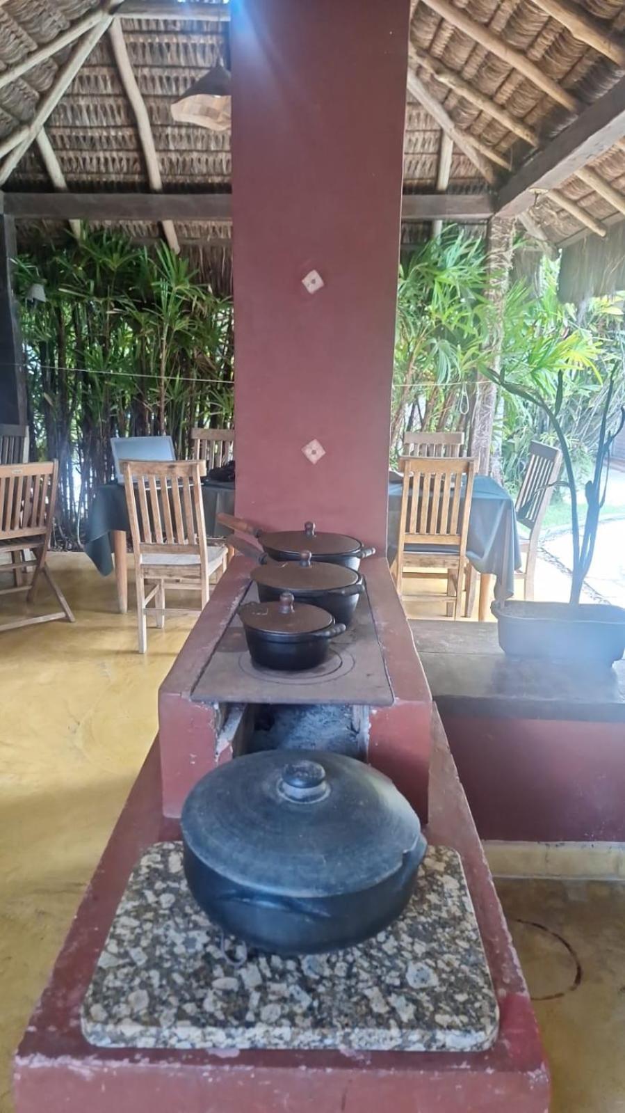 NorthShore Maresias 2 quadras da praia piscina 2 qts 2 banheiros tv wifi estacionamento churras privativa pet friendly porte pequeno roupa de cama e banho