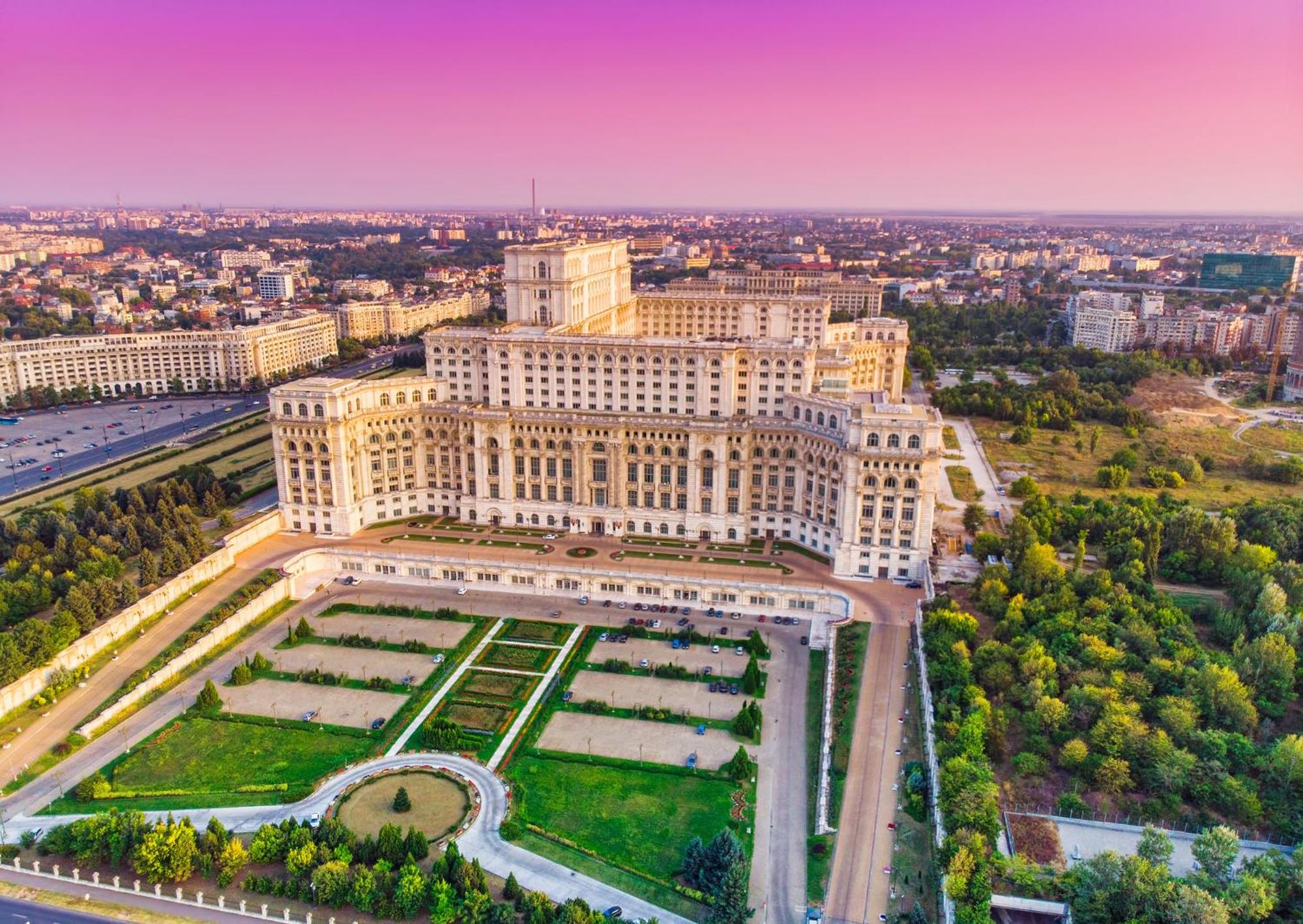 Sunset Rooftop Apartment Near Baba Novac