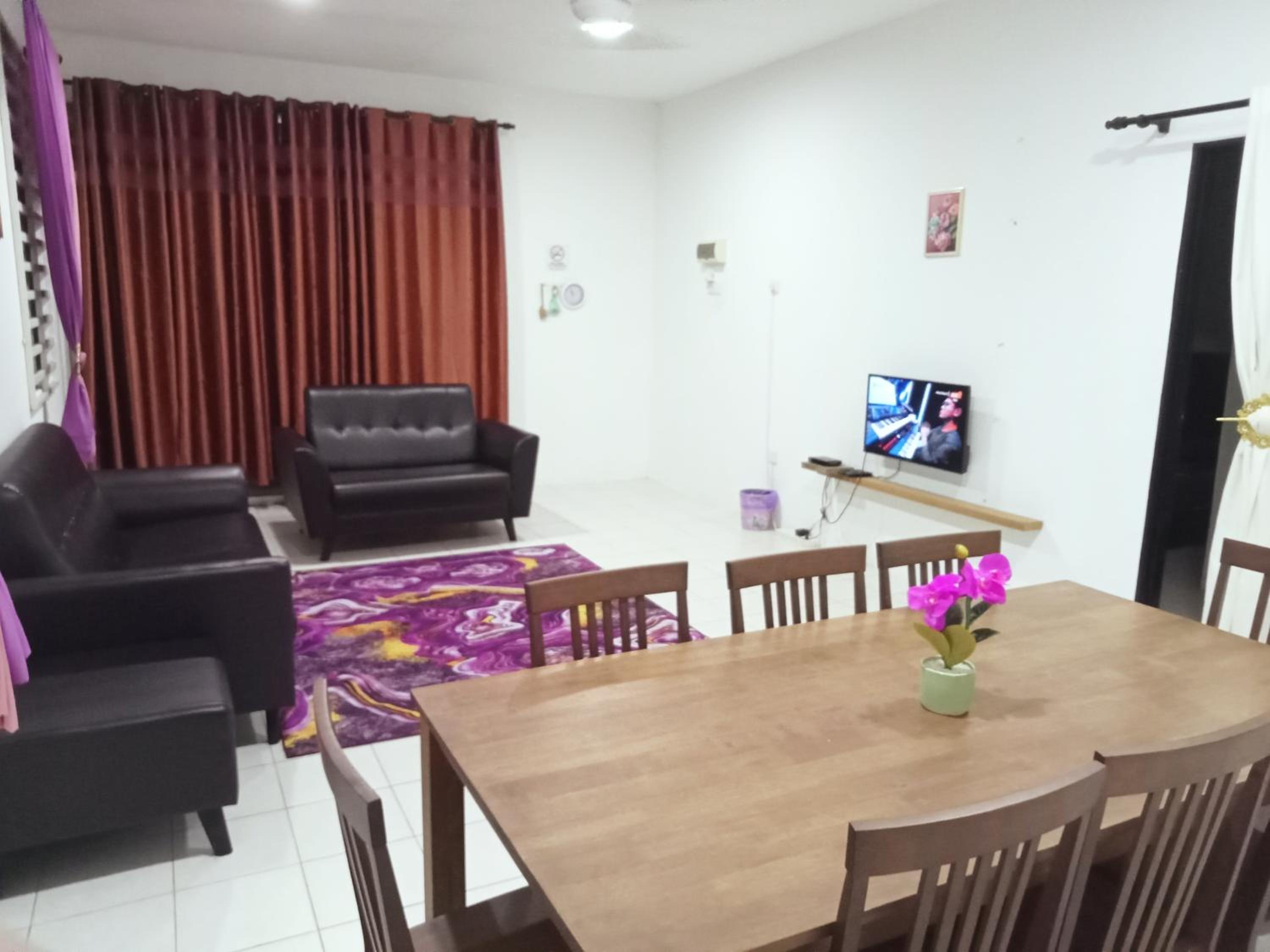 Sweet Purple Homestay Gambang Jaya photo 3