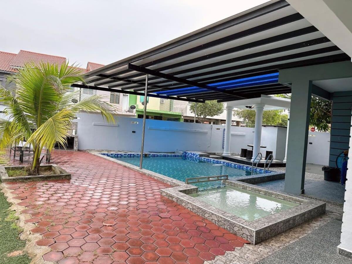 A Stylish 4BR Home with Private Pool
