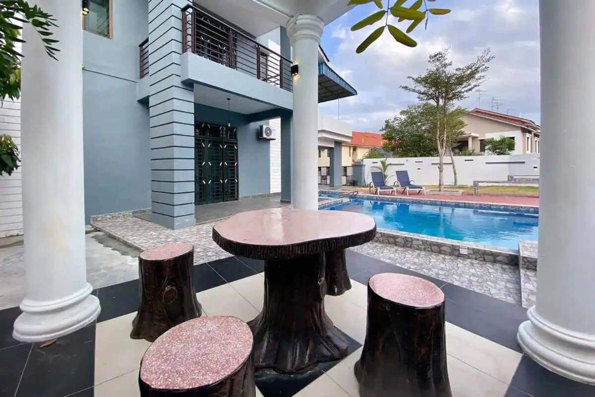 A Stylish 4BR Home with Private Pool
