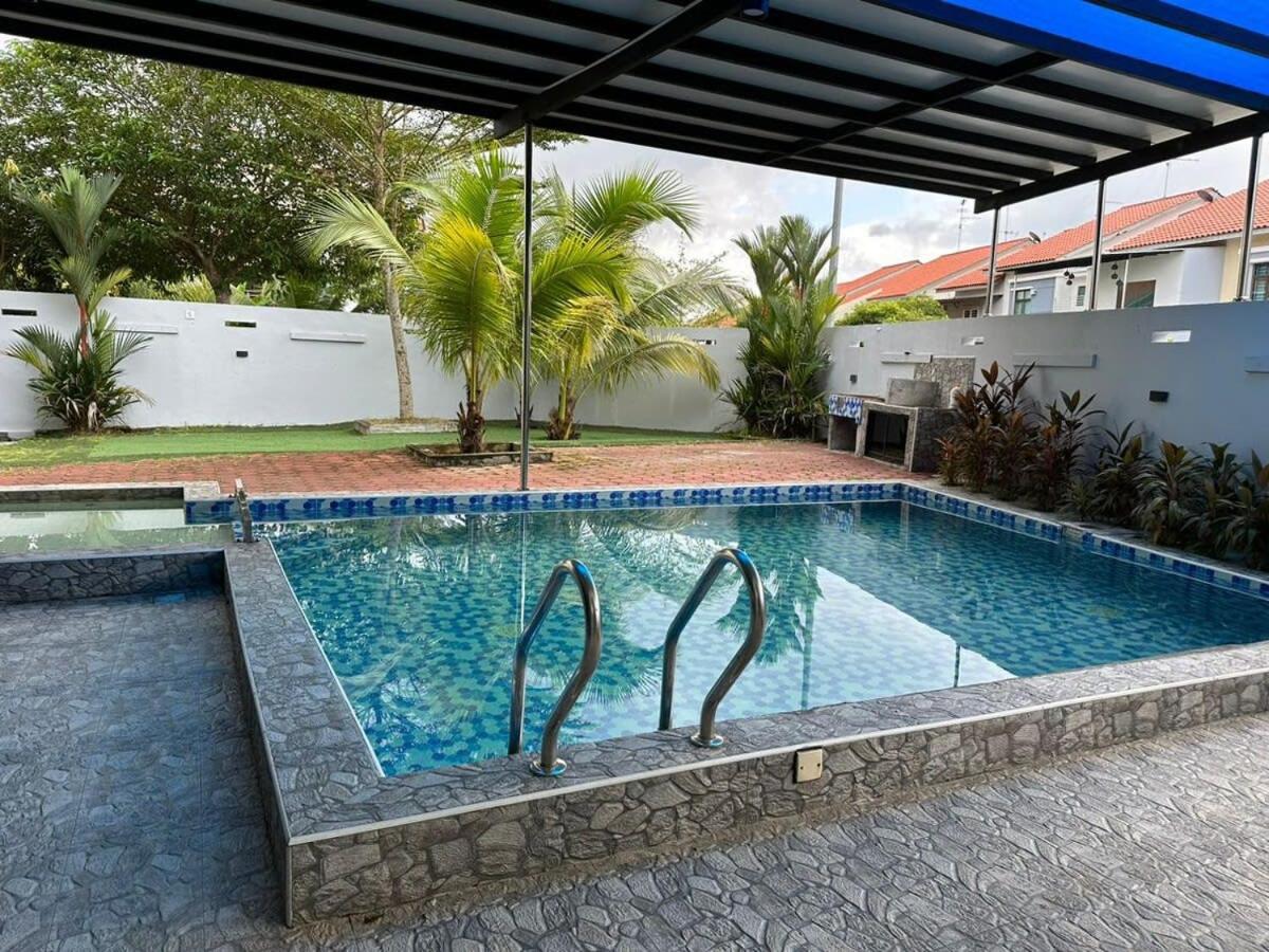A Stylish 4BR Home with Private Pool