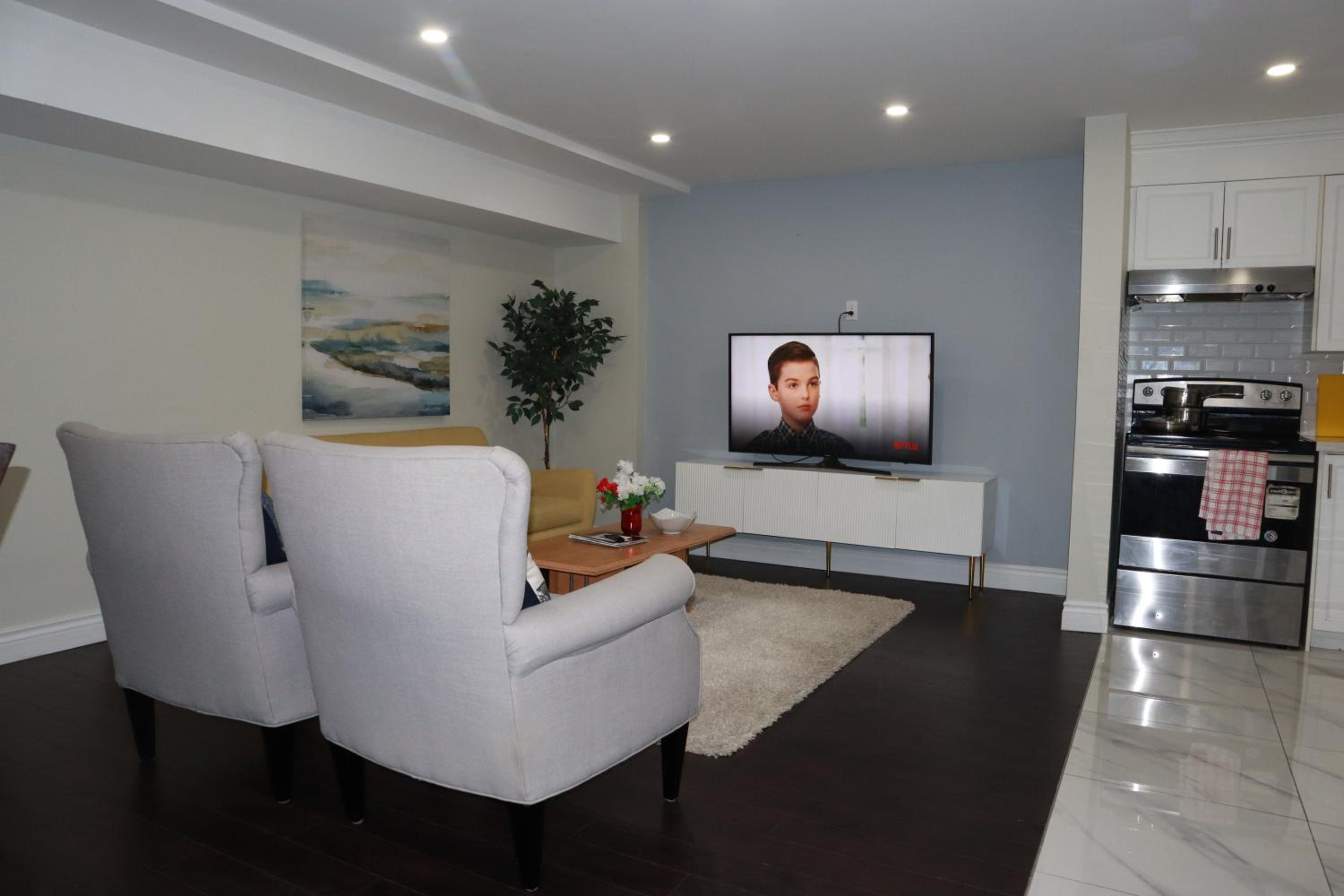 Stunning Furnished 2 Bedroom 2 Washroom Basement Apartment