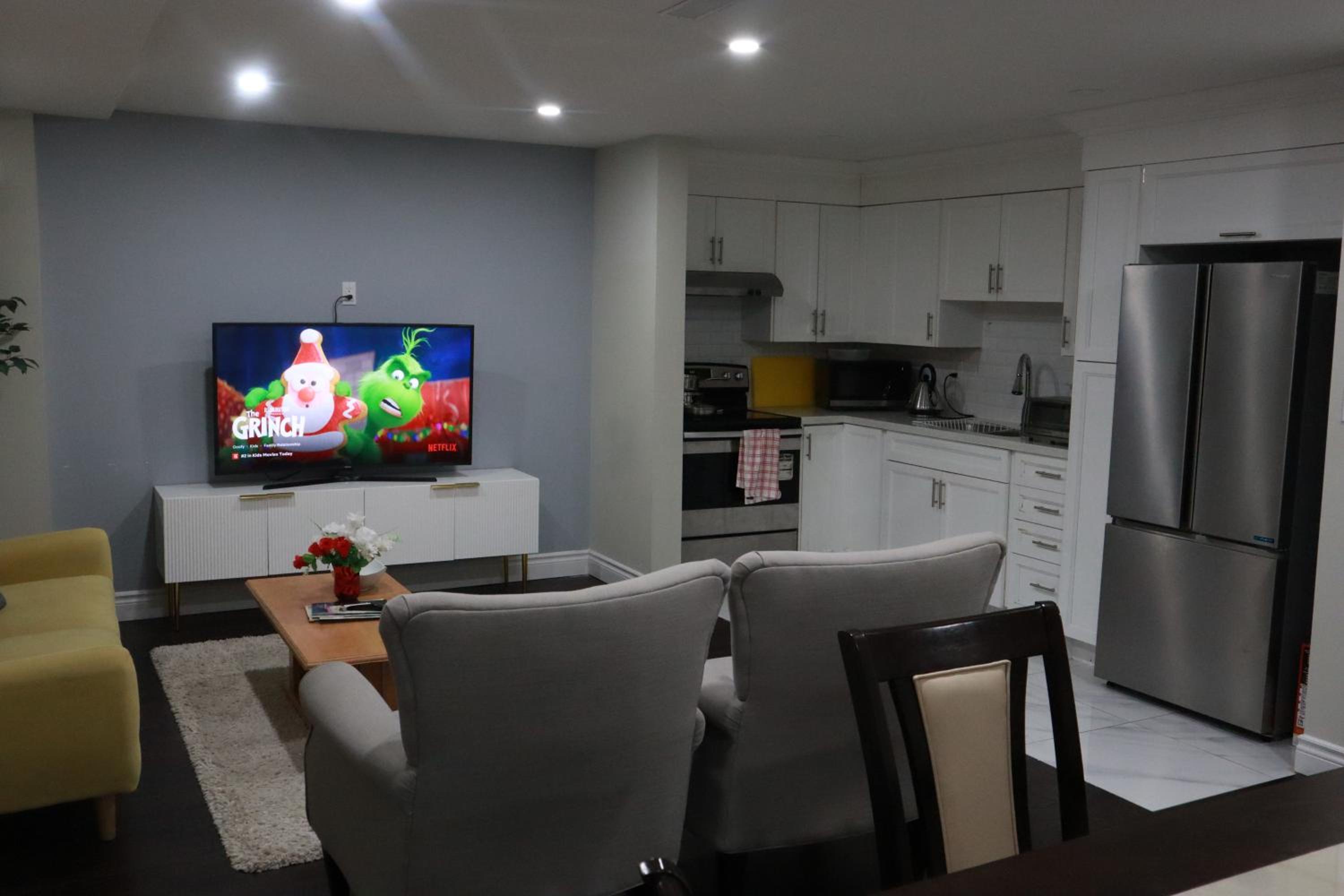 Stunning Furnished 2 Bedroom 2 Washroom Basement Apartment