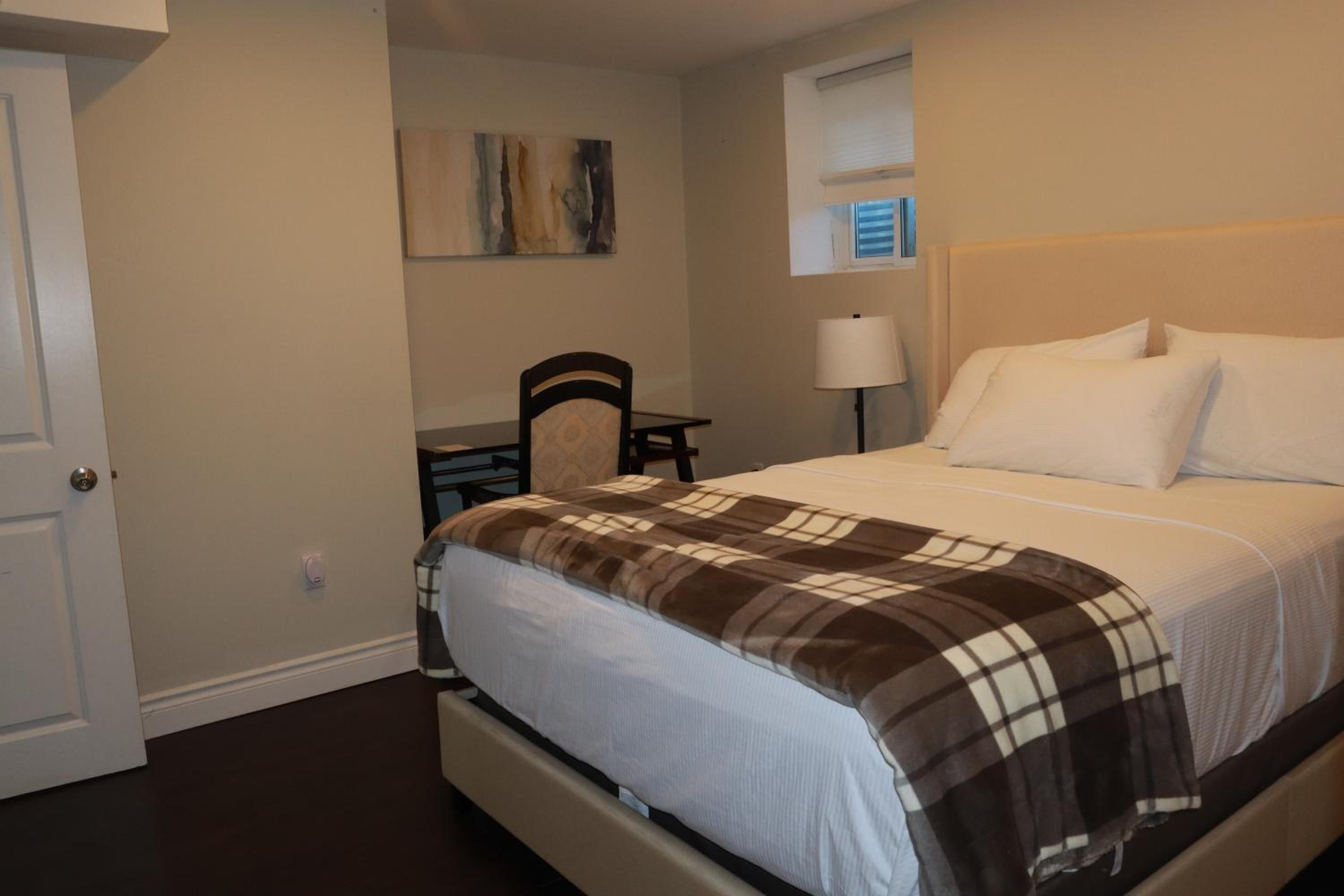 Stunning Furnished 2 Bedroom 2 Washroom Basement Apartment