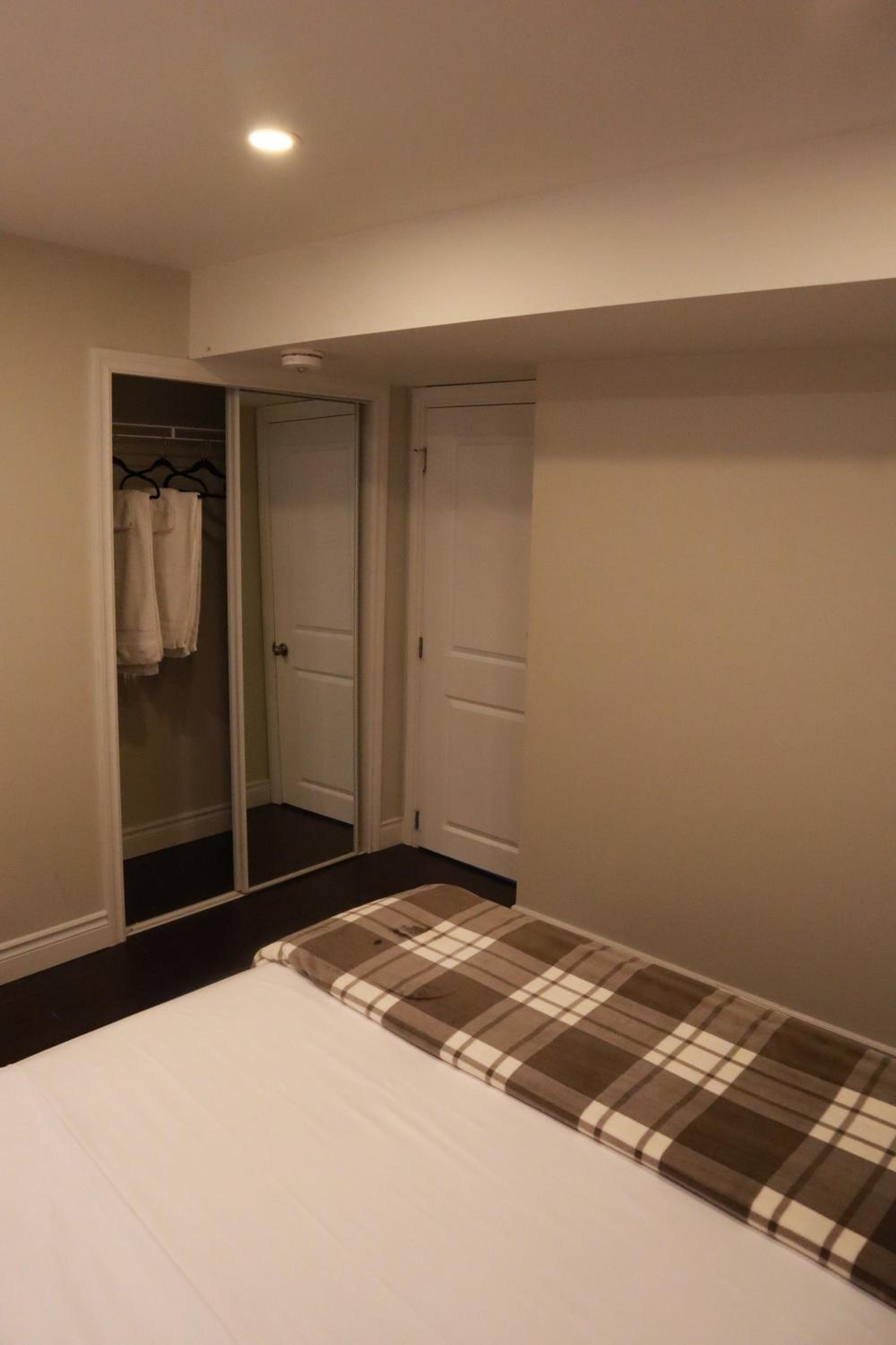 Stunning Furnished 2 Bedroom 2 Washroom Basement Apartment