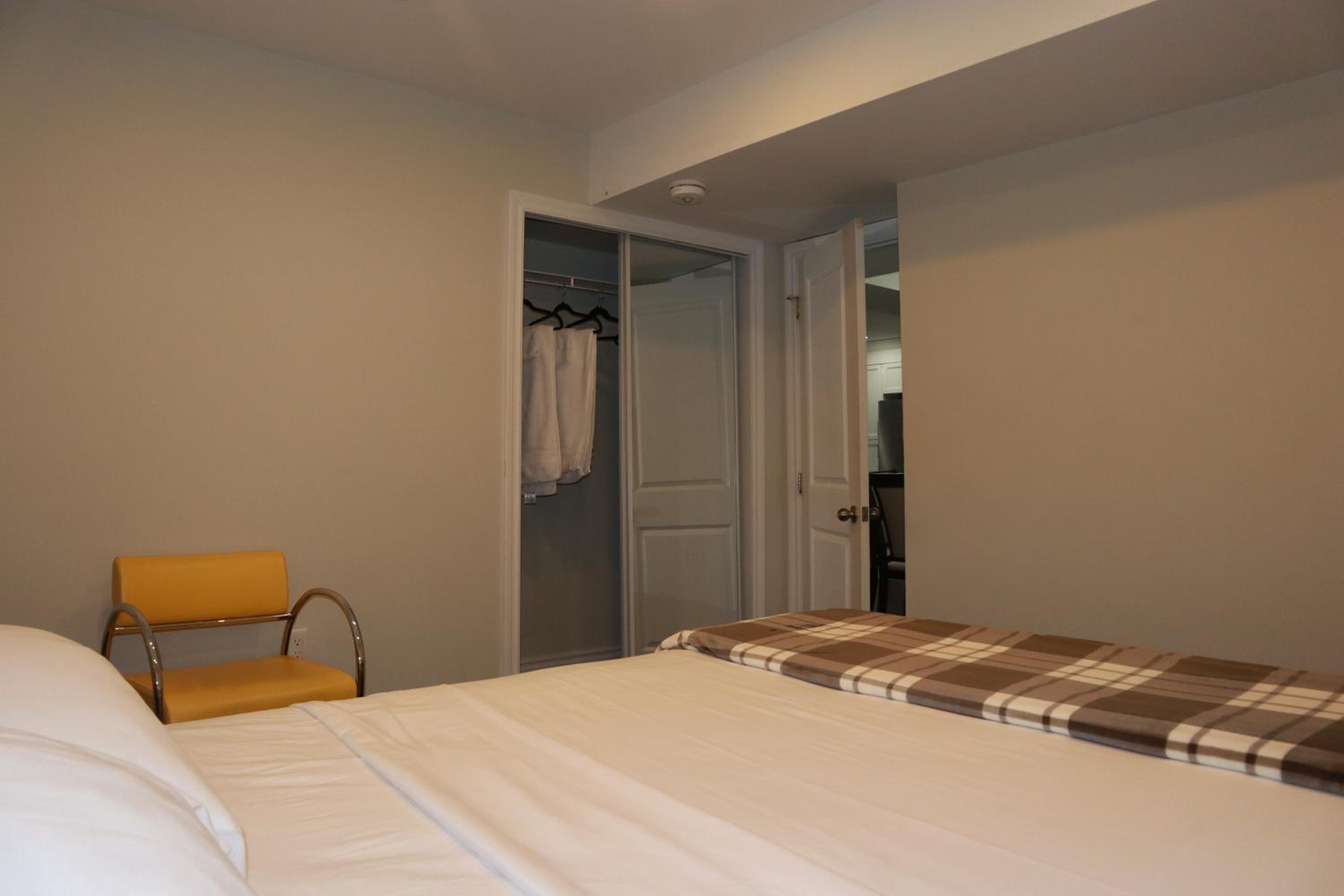 Stunning Furnished 2 Bedroom 2 Washroom Basement Apartment