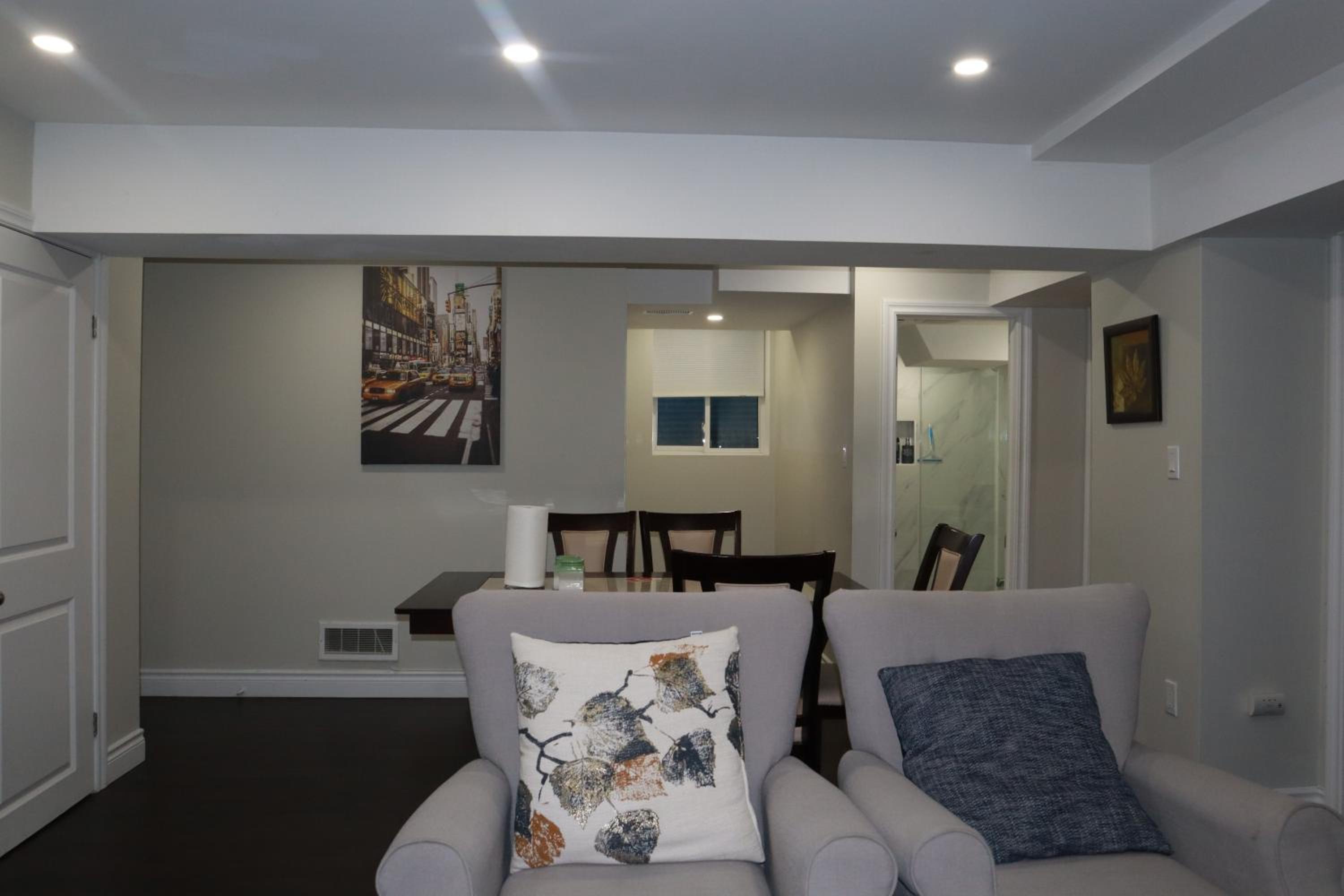 Stunning Furnished 2 Bedroom 2 Washroom Basement Apartment
