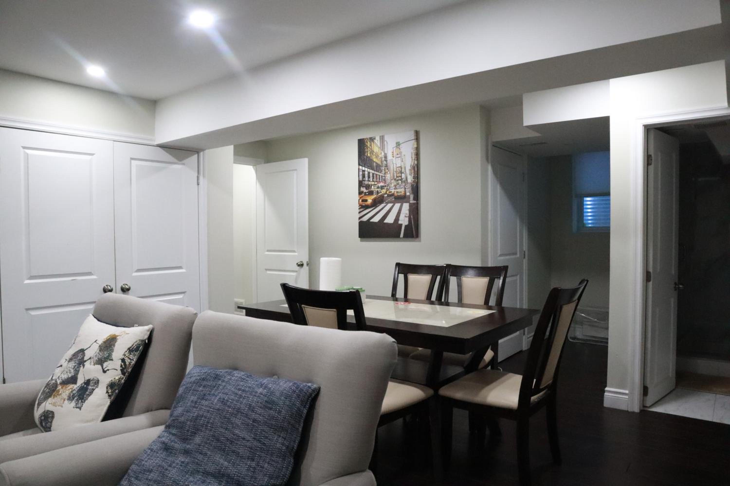Stunning Furnished 2 Bedroom 2 Washroom Basement Apartment