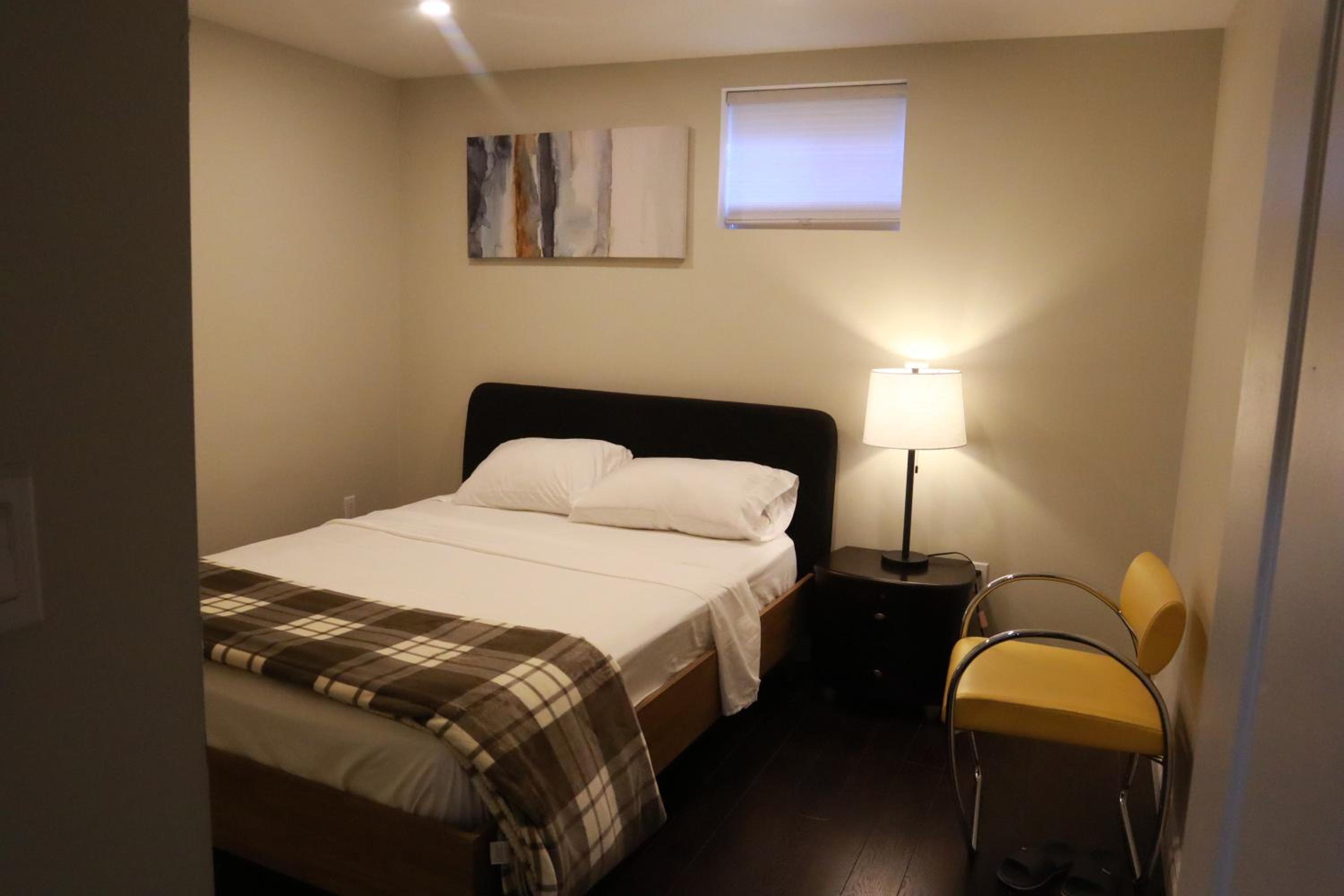 Stunning Furnished 2 Bedroom 2 Washroom Basement Apartment