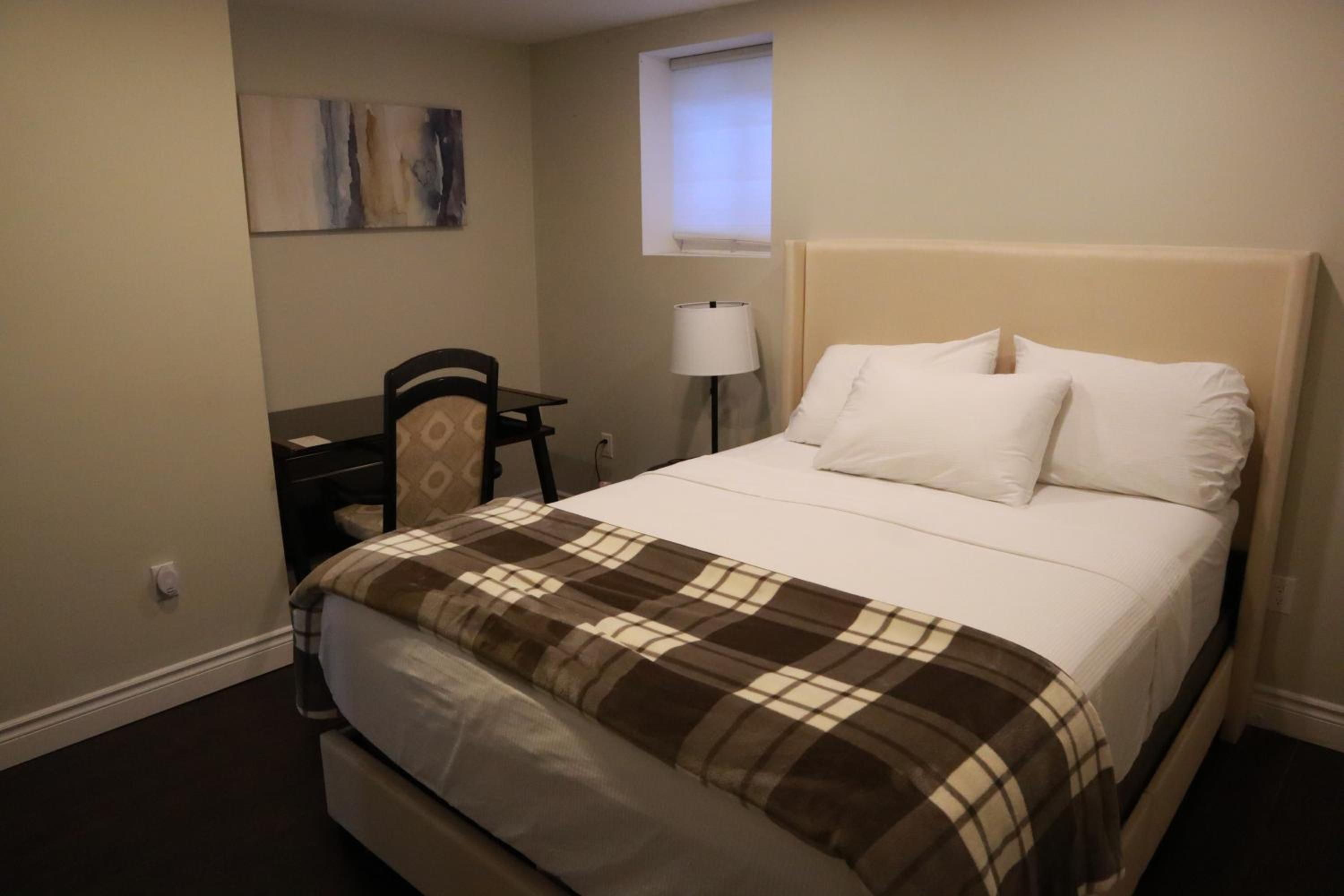 Stunning Furnished 2 Bedroom 2 Washroom Basement Apartment