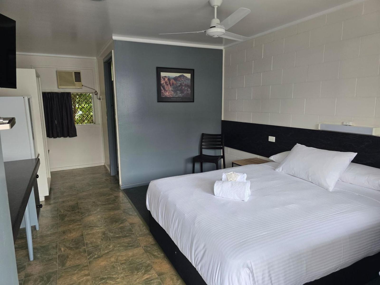 Kalka Palms Hotel Motel