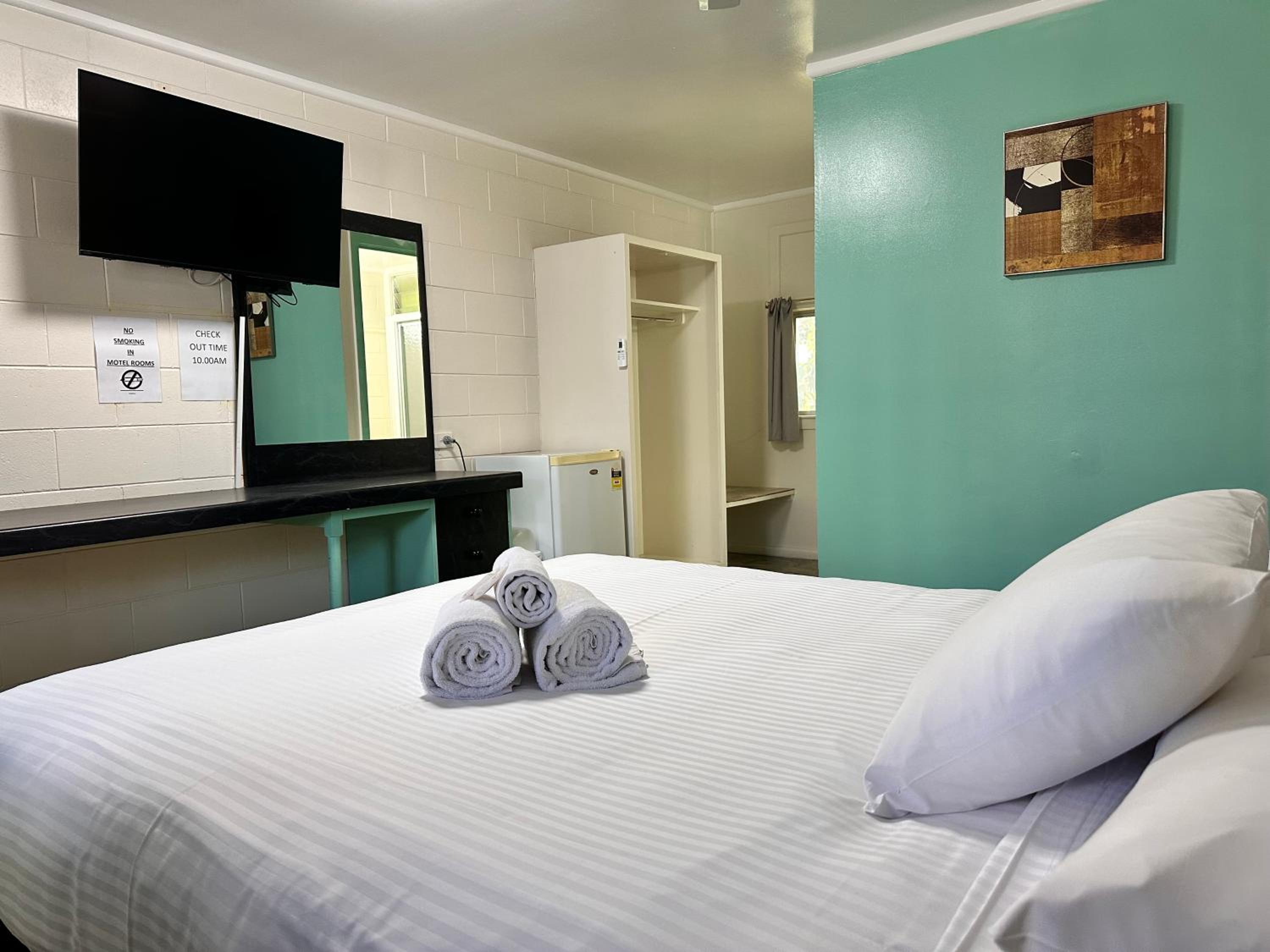 Kalka Palms Hotel Motel