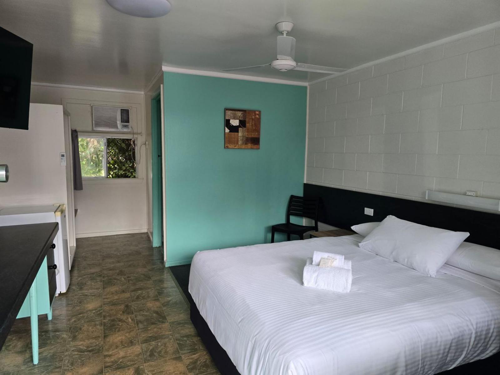 Kalka Palms Hotel Motel