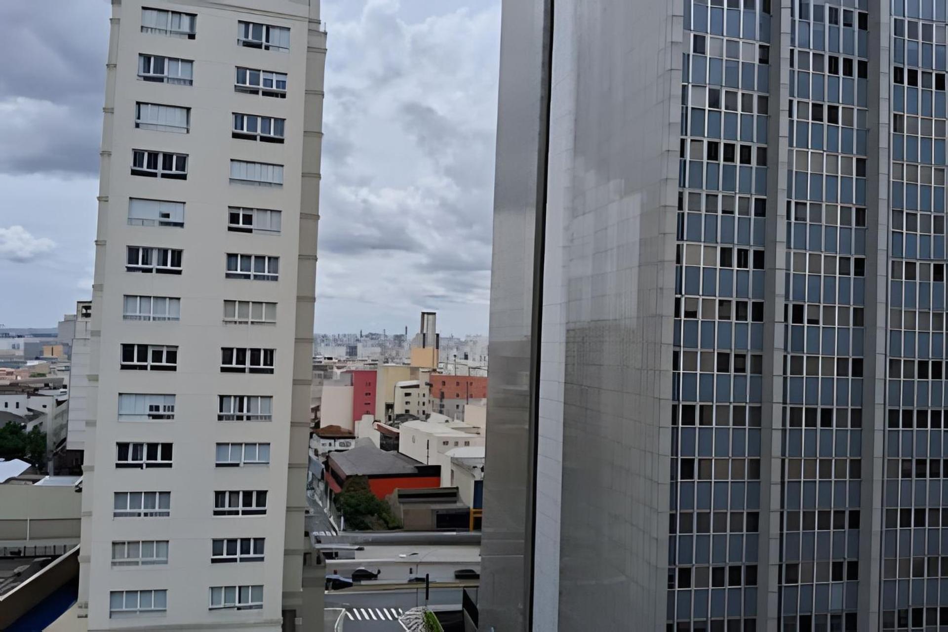 Host You - Estaçao da Luz