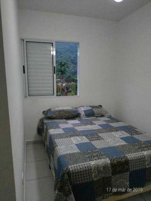 Ap 350 a pé praia Perequê Mirim, Santa Rita, Enseada, a 5 minutos de carro Lamberto, Lázaro e Domingas Dias