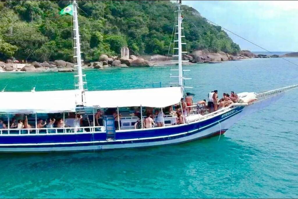 Ap 350 a pé praia Perequê Mirim, Santa Rita, Enseada, a 5 minutos de carro Lamberto, Lázaro e Domingas Dias