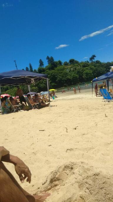 Ap 350 a pé praia Perequê Mirim, Santa Rita, Enseada, a 5 minutos de carro Lamberto, Lázaro e Domingas Dias
