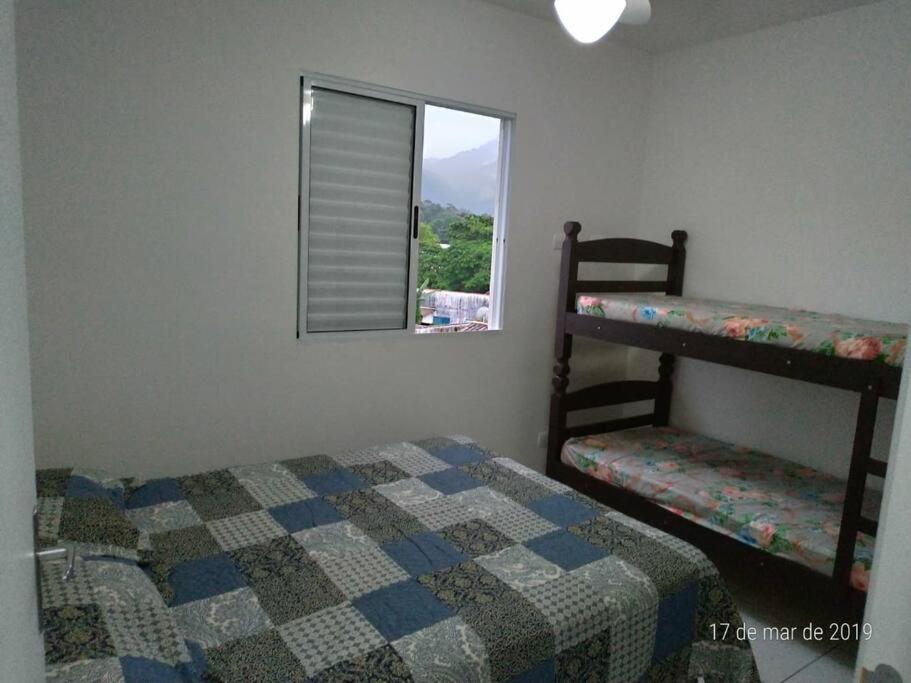 Ap 350 a pé praia Perequê Mirim, Santa Rita, Enseada, a 5 minutos de carro Lamberto, Lázaro e Domingas Dias