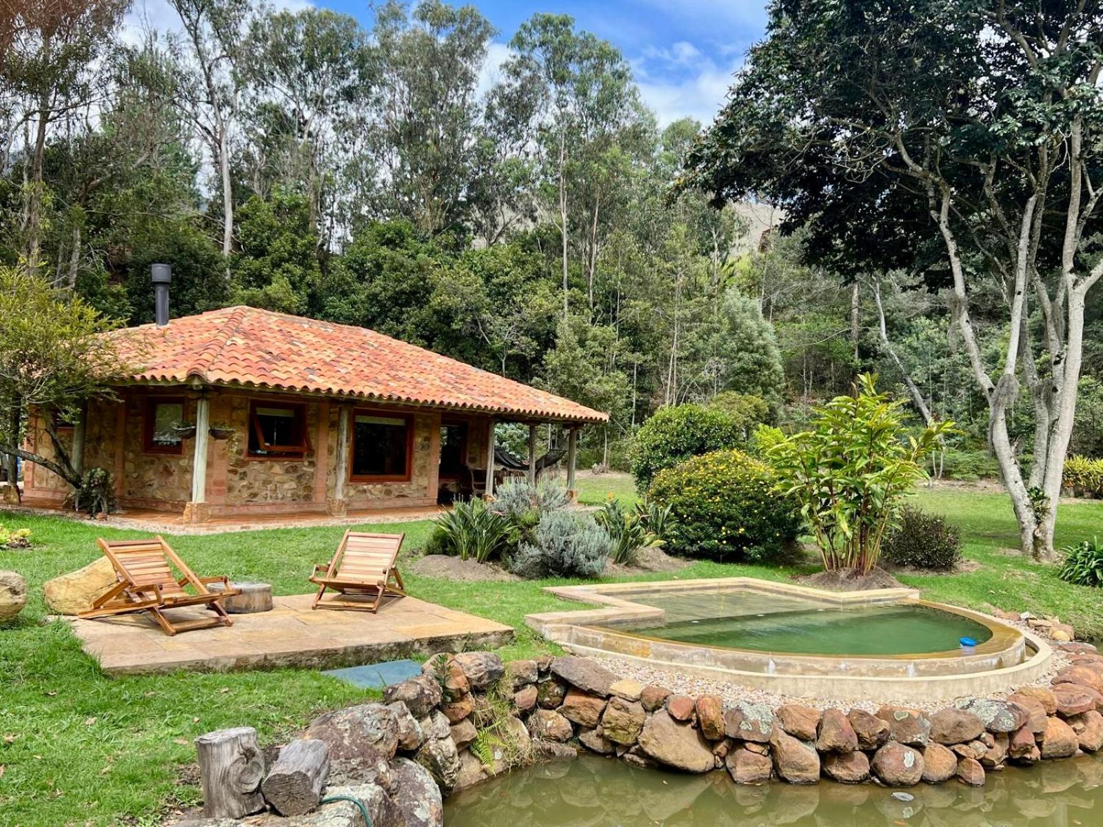 Pancha Mama campestre- 2 cabañas hermosas con lago y piscina