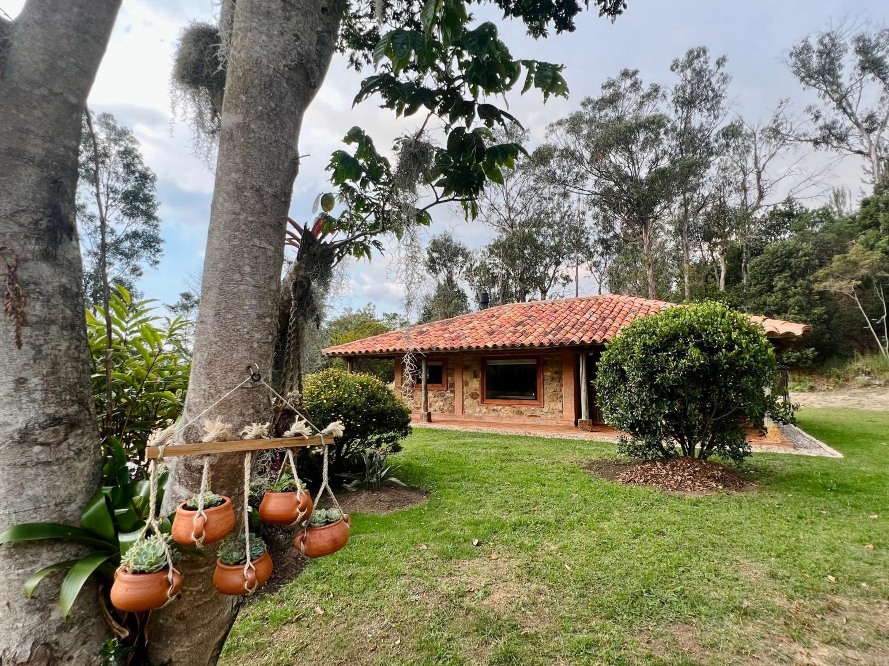 Pancha Mama campestre- 2 cabañas hermosas con lago y piscina