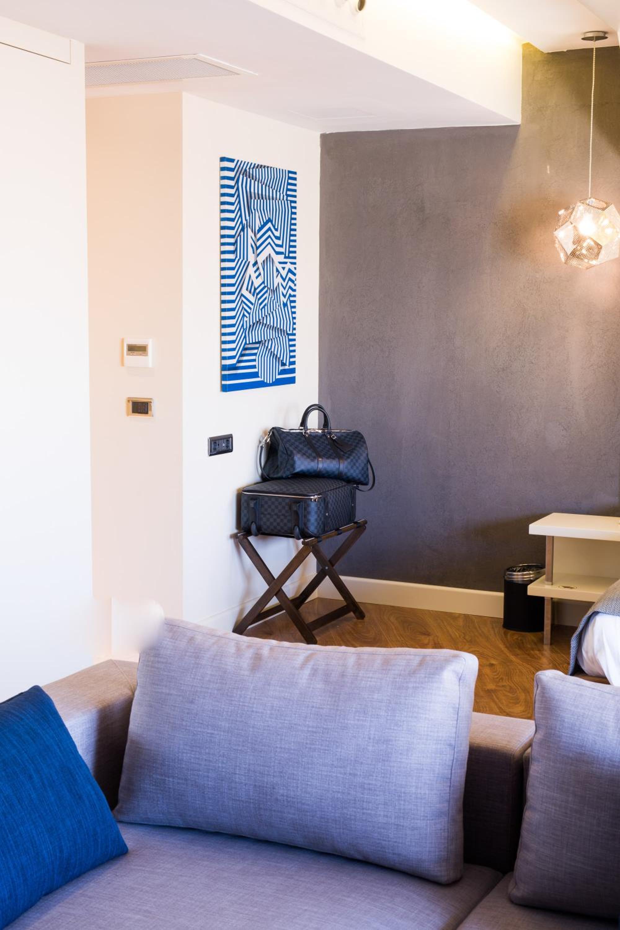 Maroon Otel Pera - Image 29