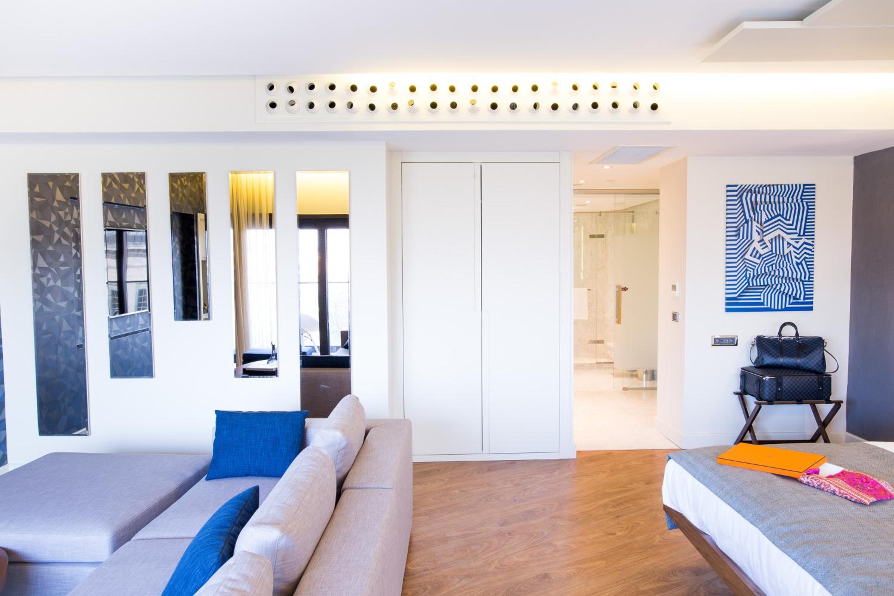 Maroon Otel Pera - Image 15