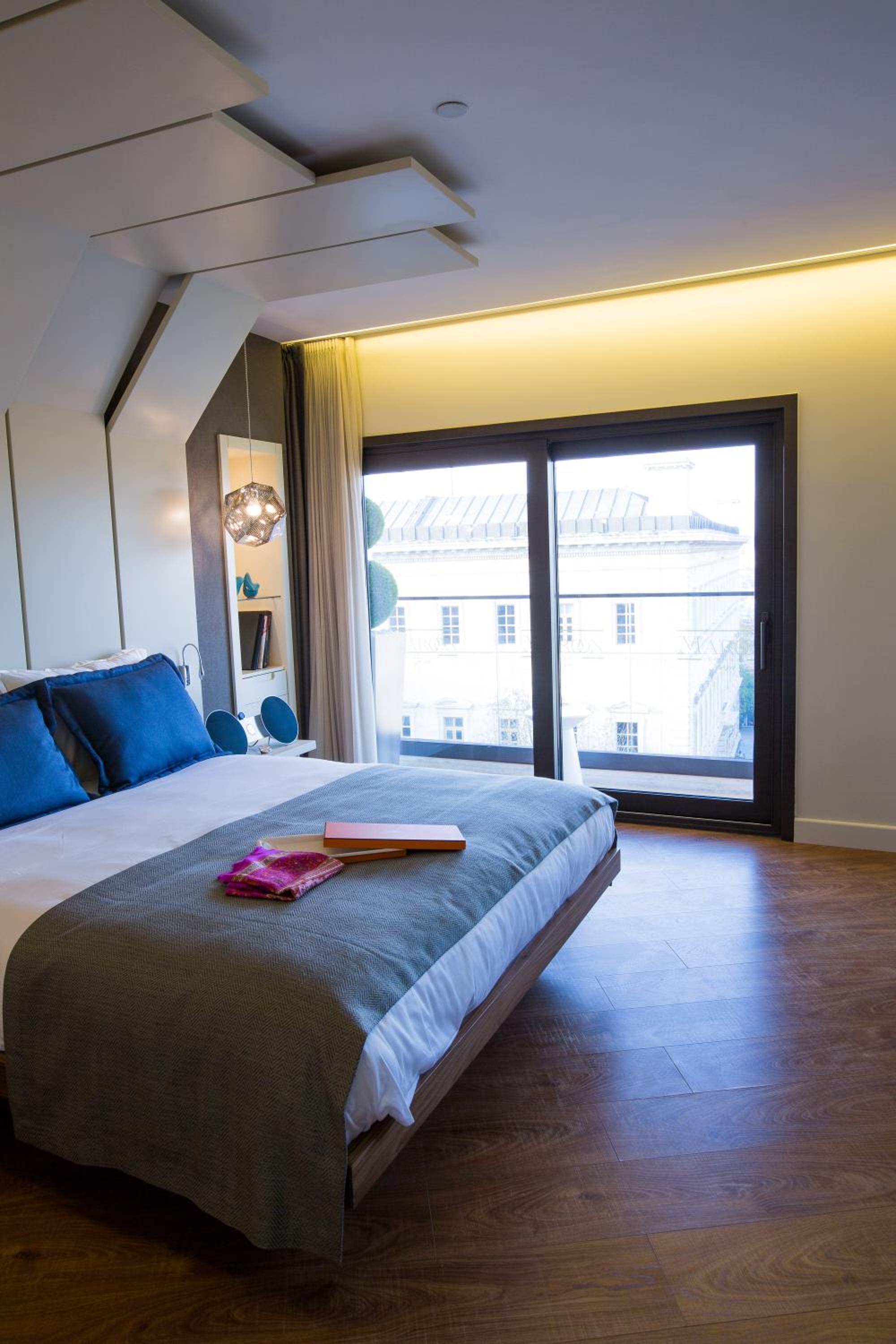 Maroon Otel Pera - Image 39