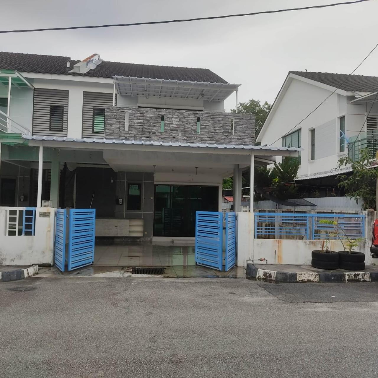 WeJDAN TWO POINT O WHOLE HOUSE BUT BUDGET PARTIAL BOOKING 2ROOMS 2BATHROOMS AND NEVER MIX WITH OTHERS AND YOUR TEAM ONLY BALIK PULAU, PENANG ISLAND photo 1