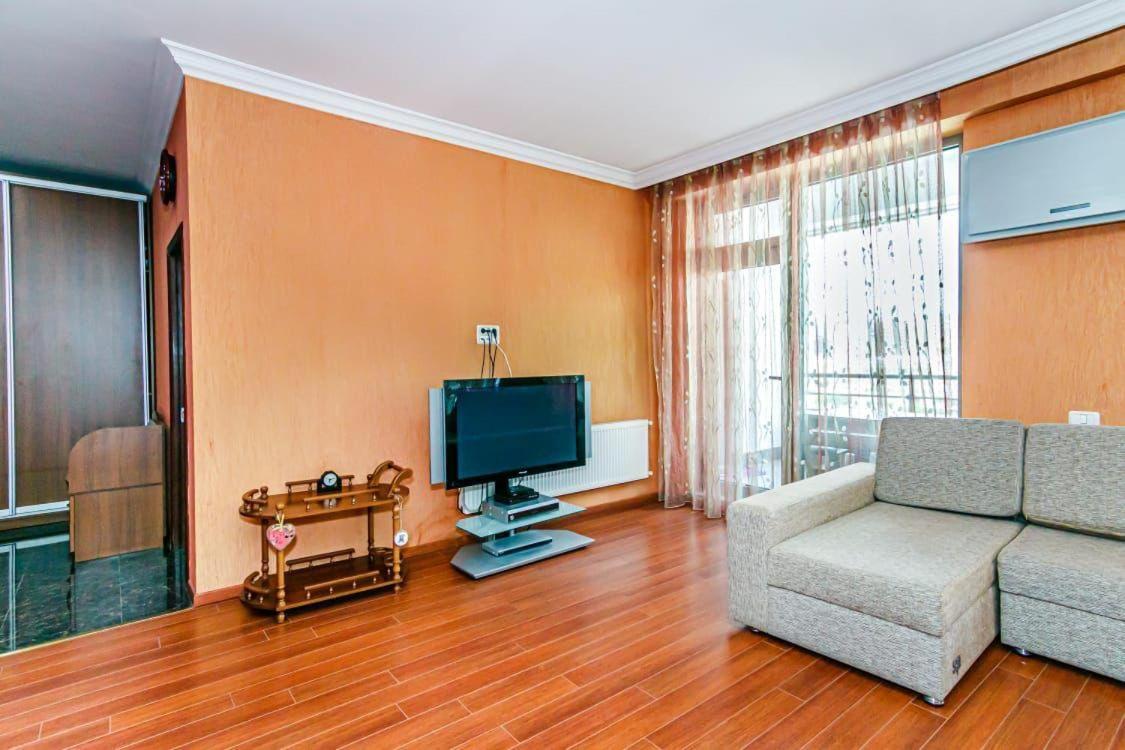 SEA VIEW HOTEL APARTMENT ViP MC DONALD'S