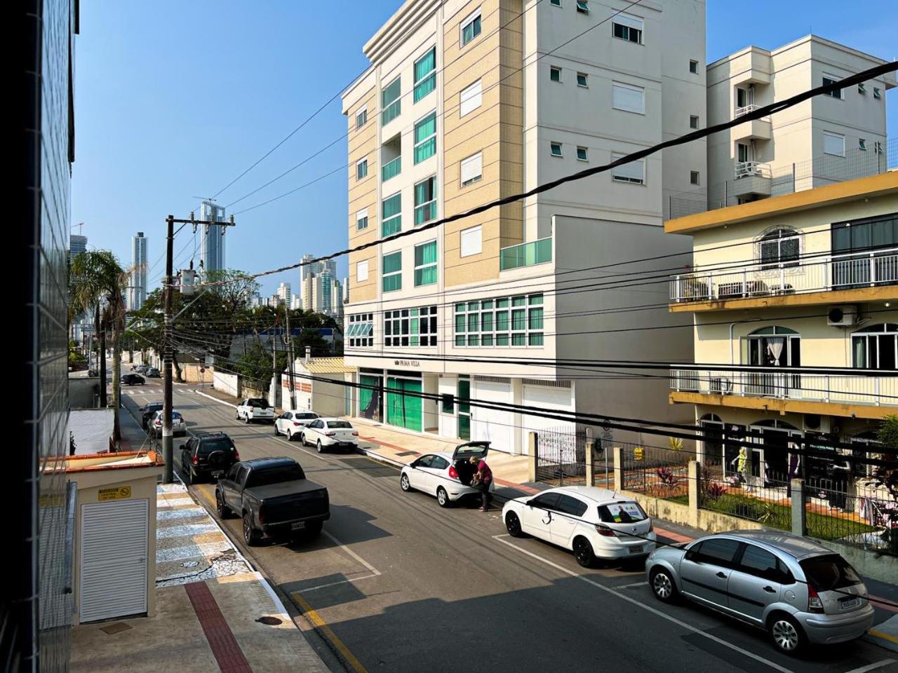 Lindo apto Balneário Camboriù 1200 M Praia Central