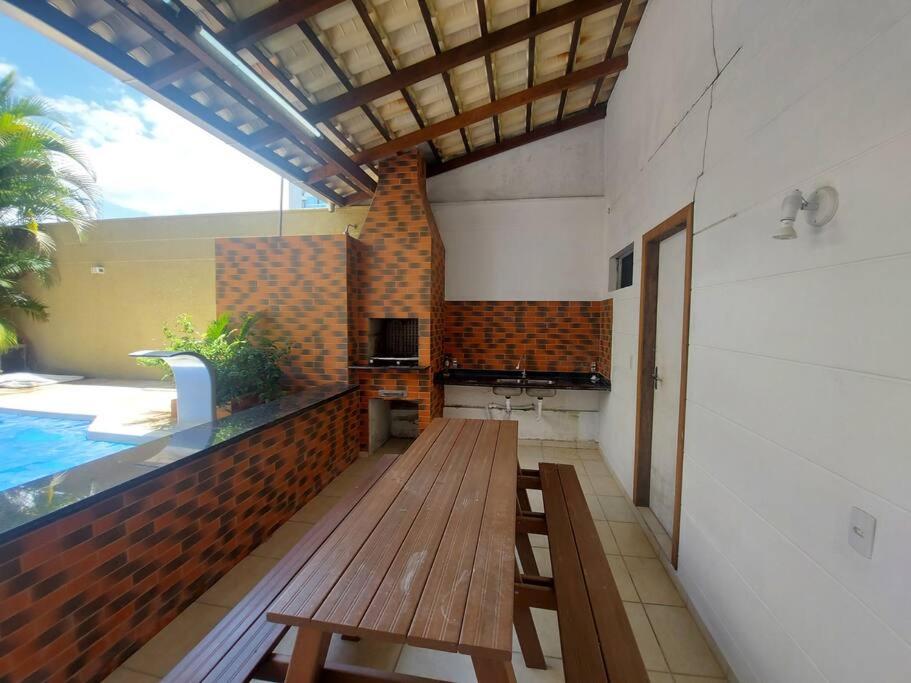 LINDA CASA COM PISCINA EM PICARRAS SC e VISTA PARA O MAR