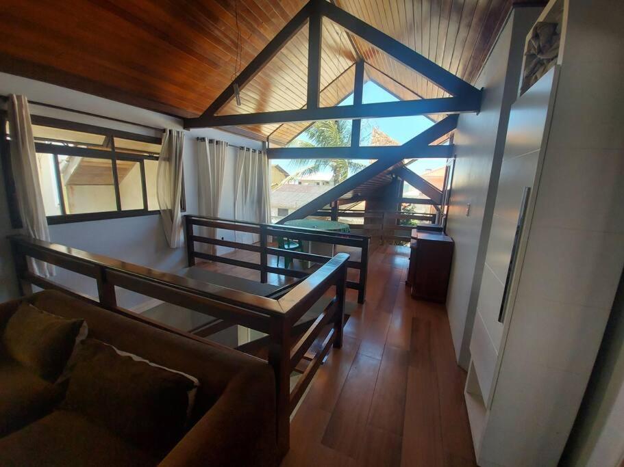 LINDA CASA COM PISCINA EM PICARRAS SC e VISTA PARA O MAR