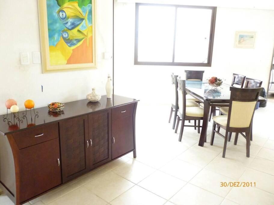 LINDA CASA COM PISCINA EM PICARRAS SC e VISTA PARA O MAR