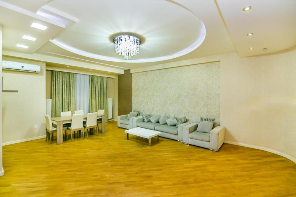 SEA VIEW HOTEL APARTMENT ViP MC DONALD'S