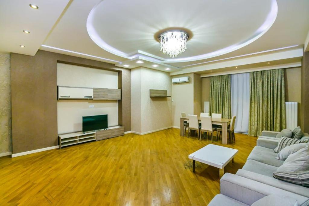 SEA VIEW HOTEL APARTMENT ViP MC DONALD'S
