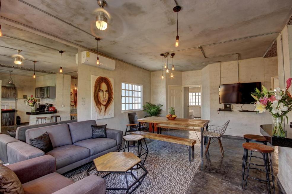 lounge