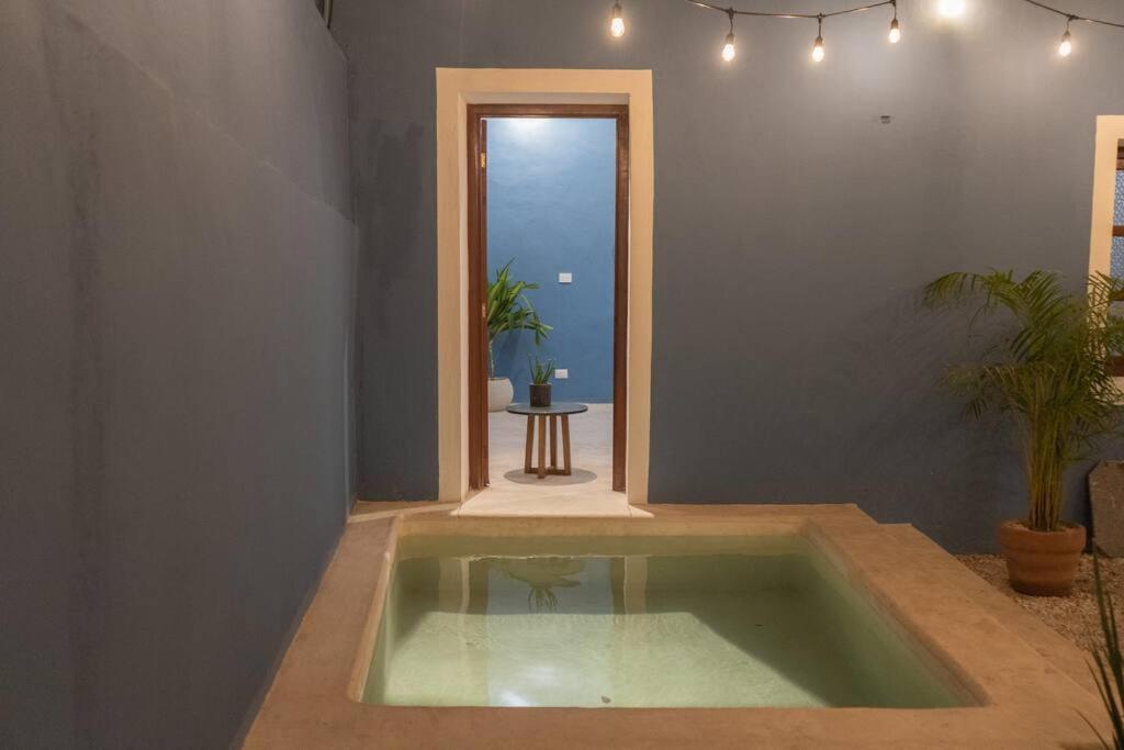 Casa Mercedes - Stylish & Historic in heart of Mérida view 4