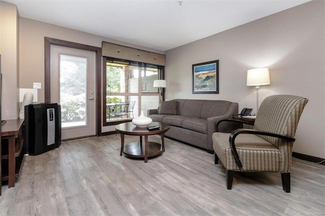 Parksville Vacations - Stylish Family Condo at Beachfront Resort - Property Image 5