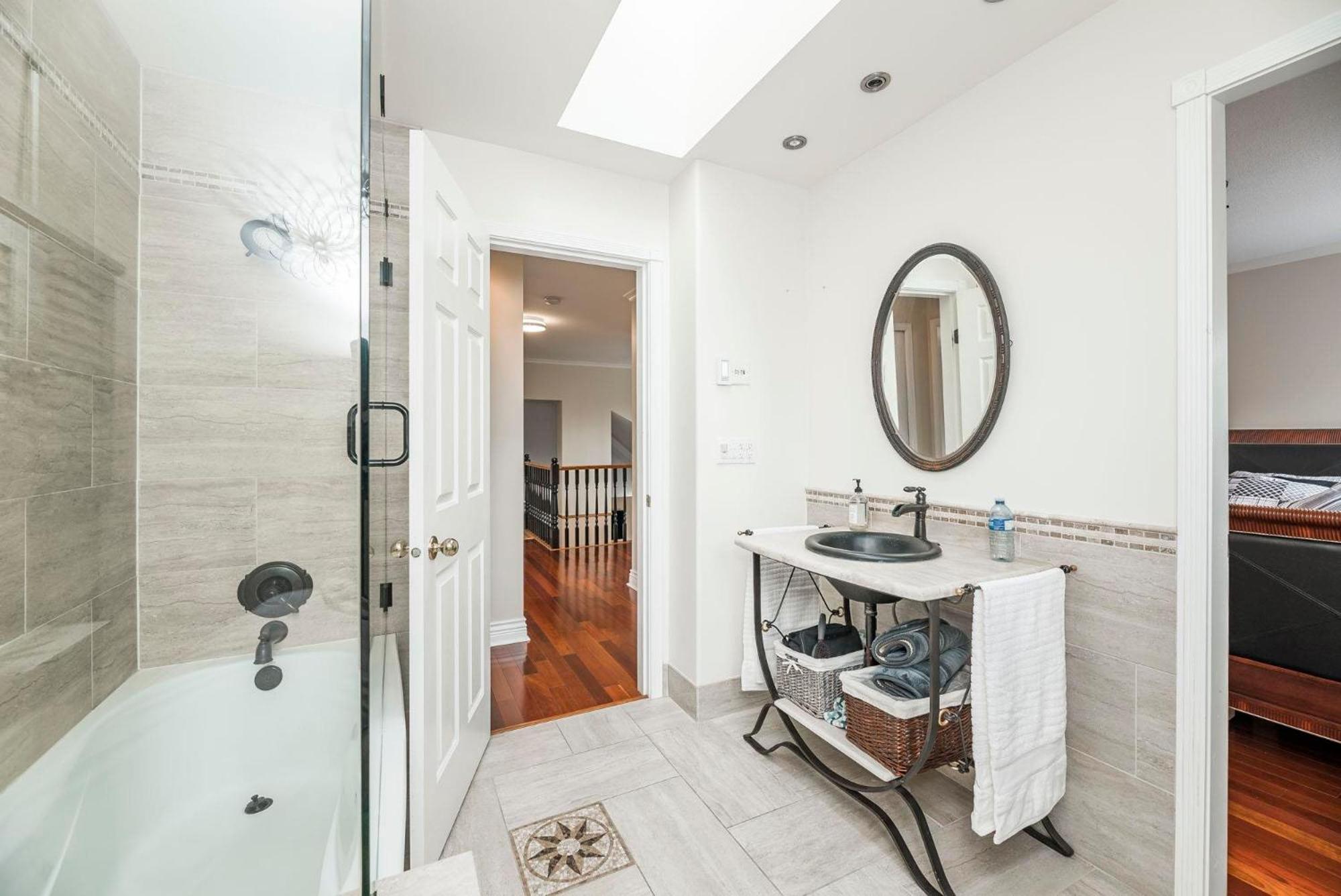 Cheerful exclusively whole house 3bedroom 3bath