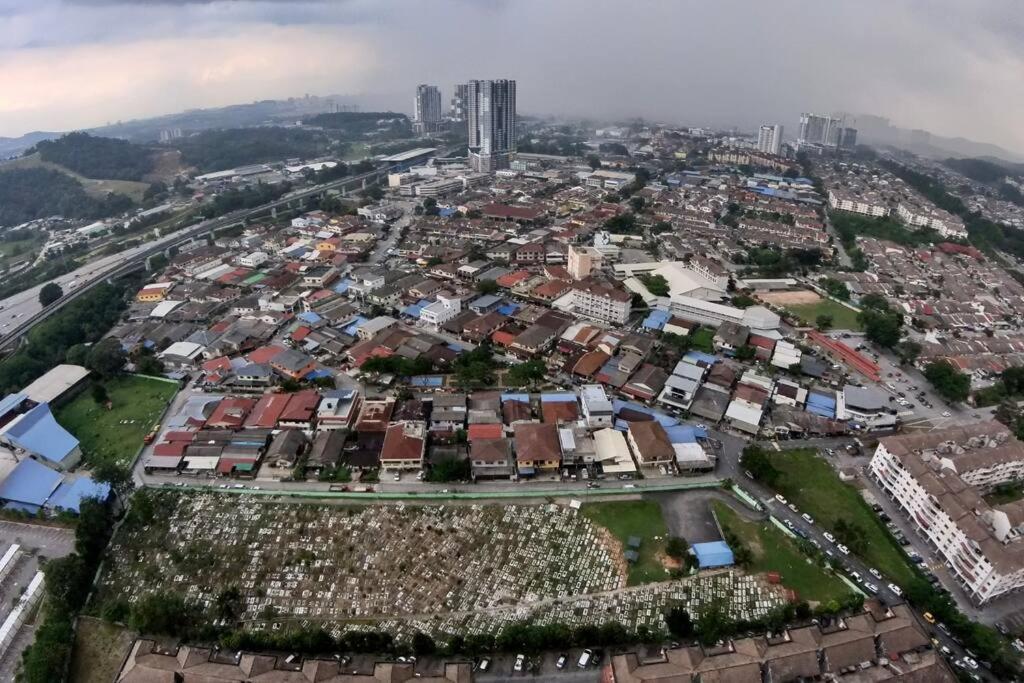 Charming Condo, City View, Next To MRT station photo 3