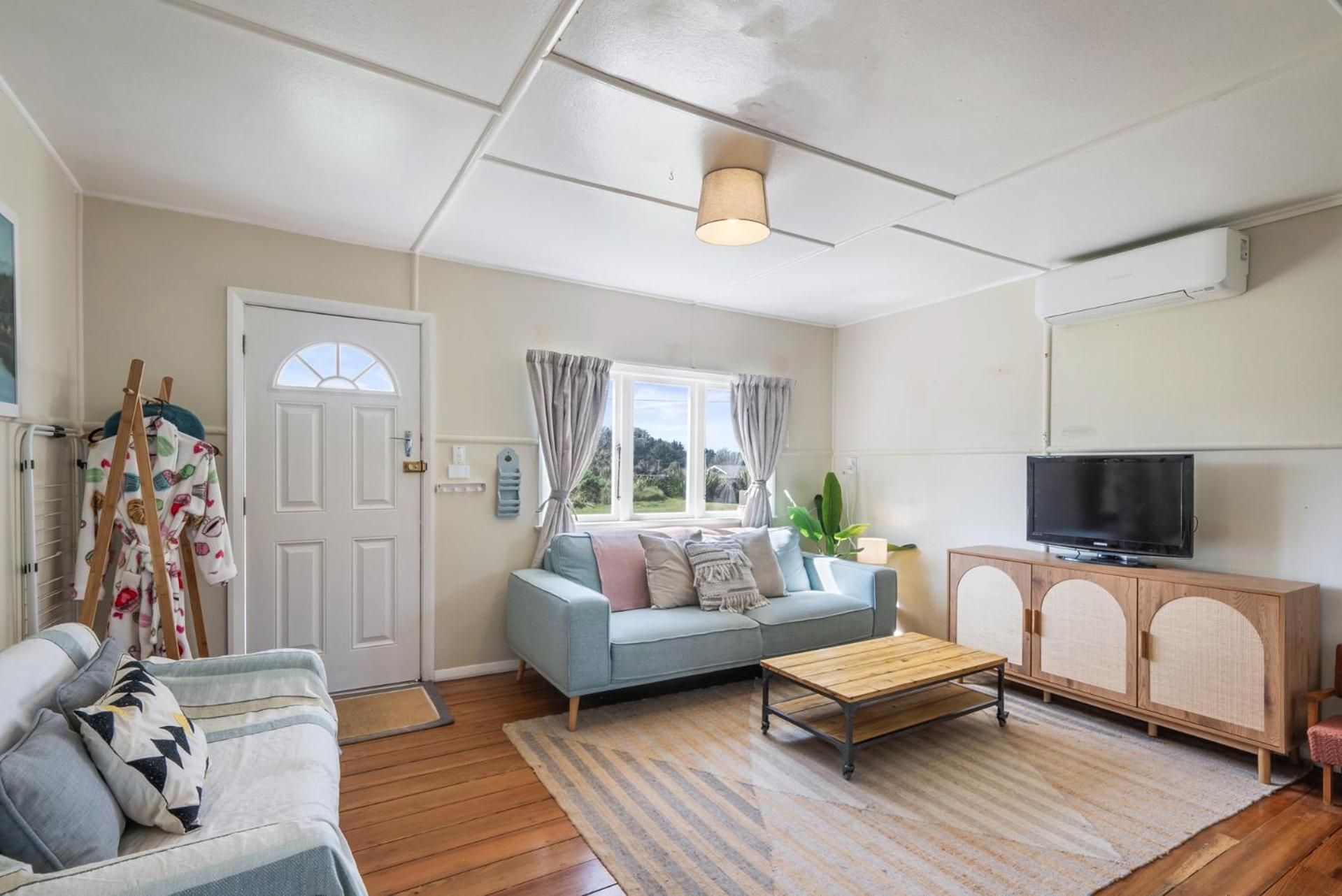 Foxton Breeze - Foxton Beach Holiday Home view 3