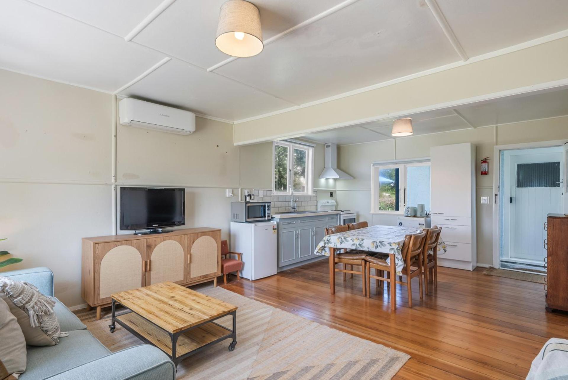 Foxton Breeze - Foxton Beach Holiday Home view 4